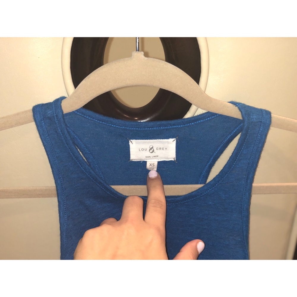 Blue tank top !🦋